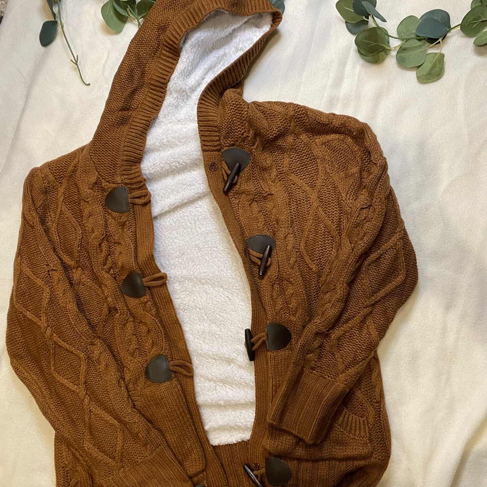 Cardigan/Sweater/Coat